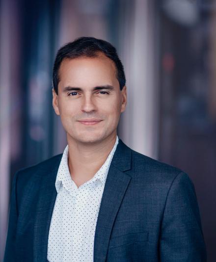 headshot of Daniel Colon-Ramos
