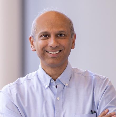 head shot of Murali Prakriya